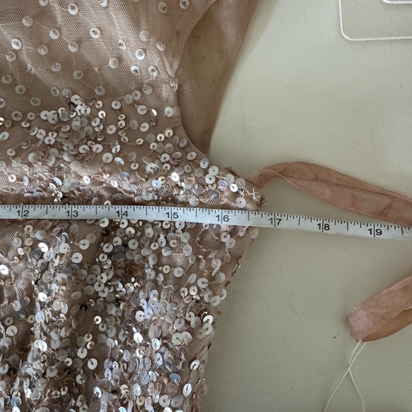 Mac Duggal Size 4 Nude Embellished Illusion
High Neck Cap Sleeve Gown 5619 - Picture 7 of 10